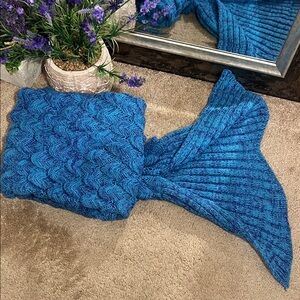 Adult Mermaid tail knit blanket